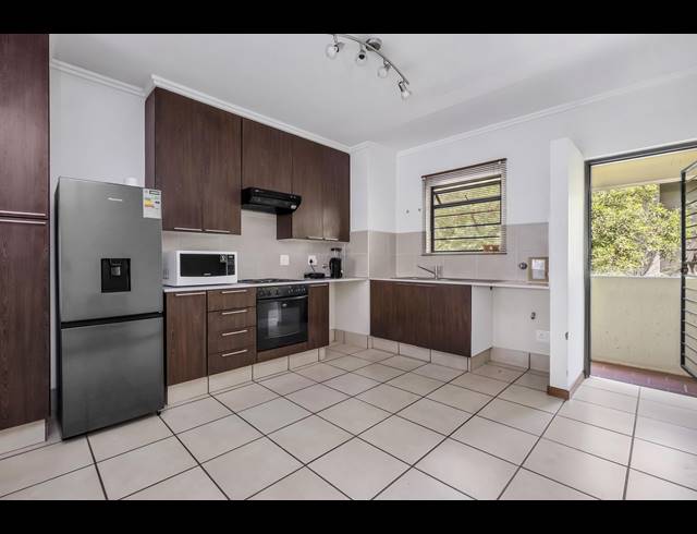 2 BEDROOM APARTMENT FOR SALE IN MAROELADAL
